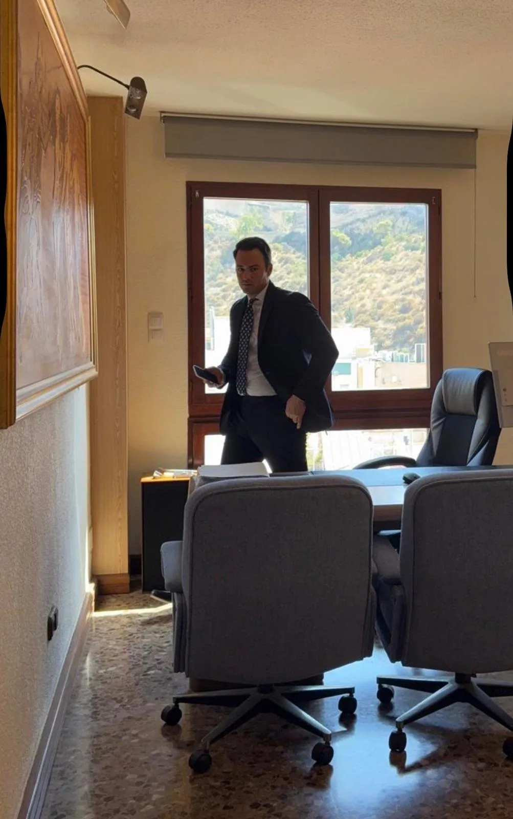 José Moreno Bernal, abogado penalista, en su despacho de Alicante